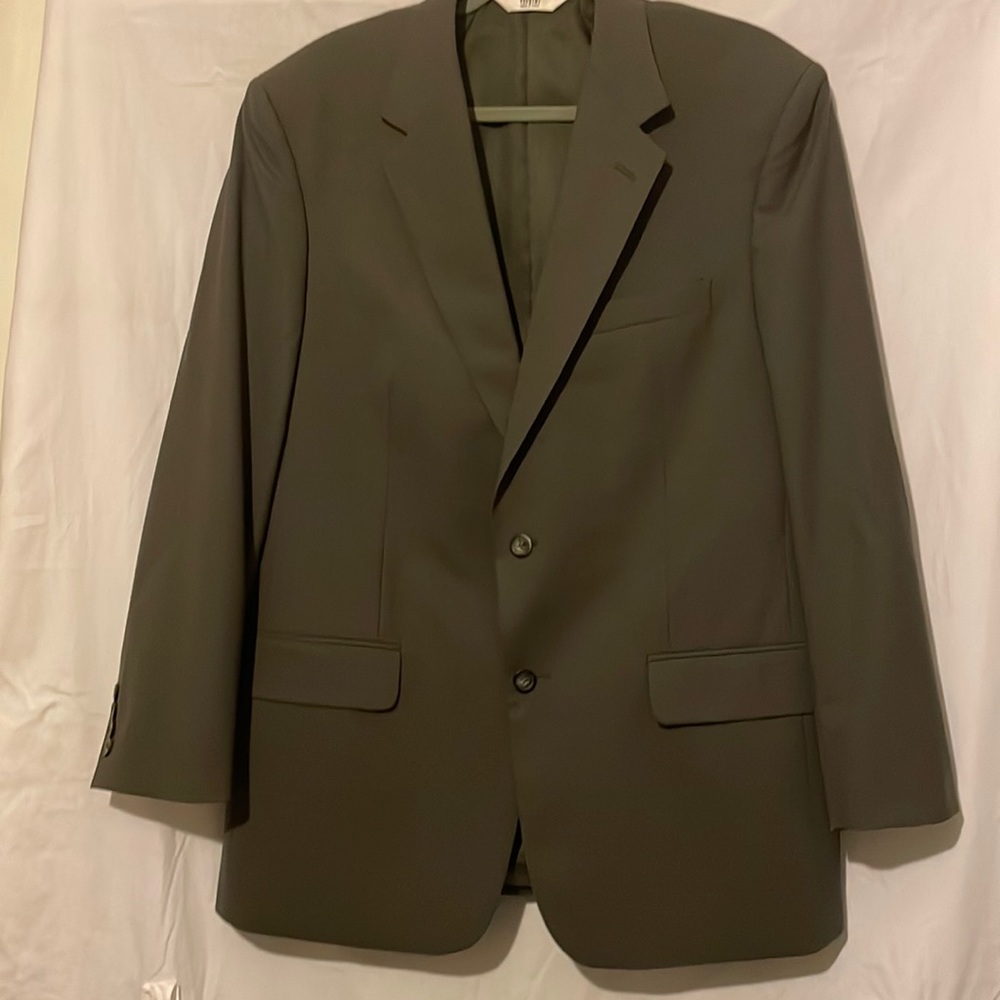 Mens Versini suit